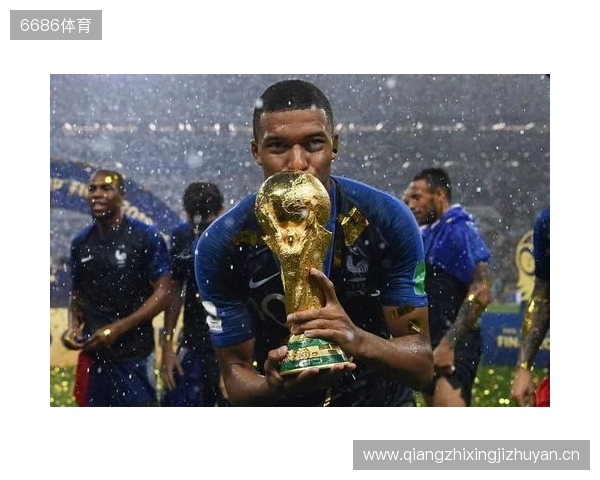 懂球帝2025年10月足坛MVP：姆巴佩蝉联！