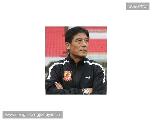 渝媒：李章洙在重庆被球迷请吃火锅，他直接吃的红锅微辣